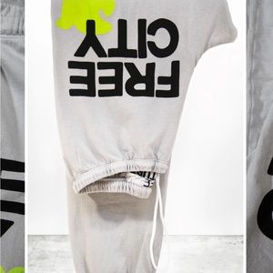 Free city sweatpants (lightly worn) perfect condition offer prices